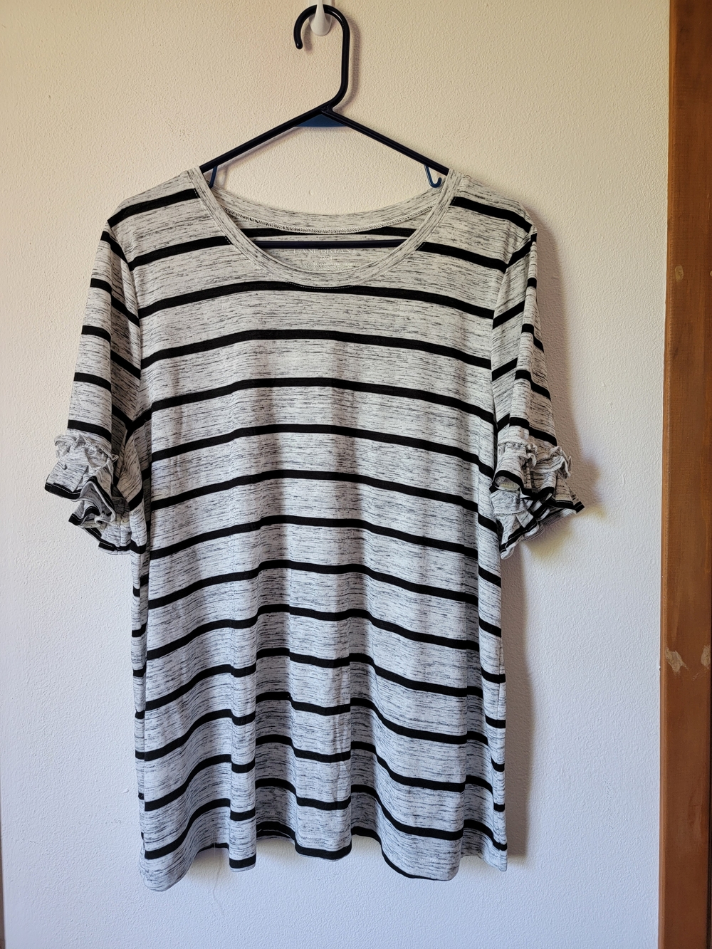 Lane Bryant Gray With Black Striped Ruffle Sleeve Tee Size 22/24 NWT - Picture 8 of 8